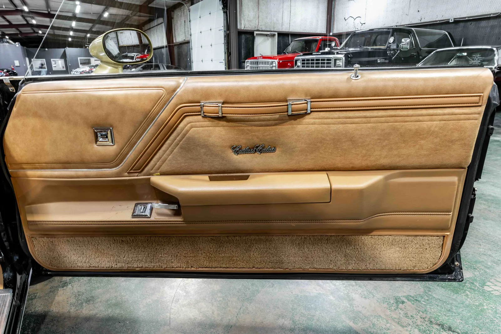 14_1979-Oldsmobile-W30-Black and Gold-536930-50.jpg